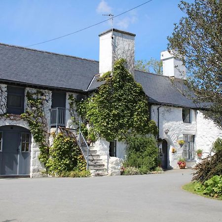 Dolgun Uchaf Historic B&B And Cottages In Snowdonia Dolgellau Exterior photo