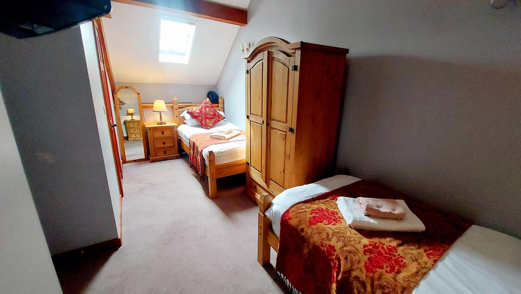 Dolgun Uchaf Historic B&B And Cottages In Snowdonia Dolgellau Exterior photo