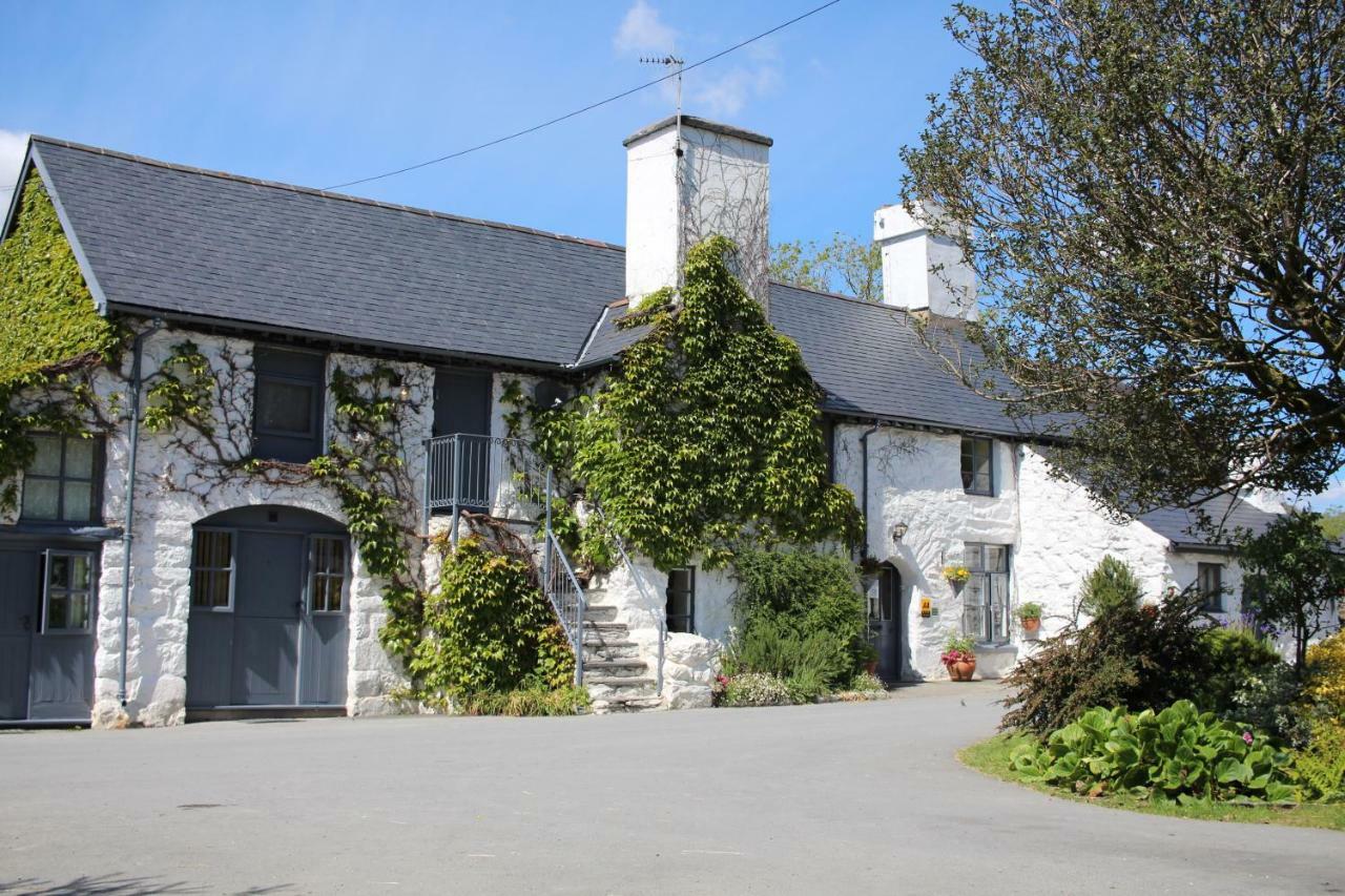 Dolgun Uchaf Historic B&B And Cottages In Snowdonia Dolgellau Exterior photo