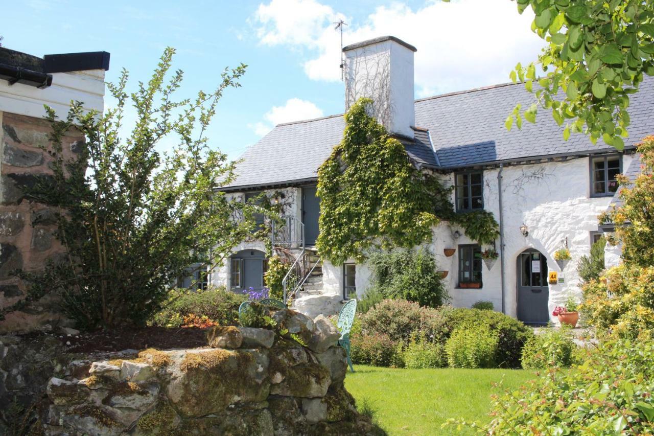 Dolgun Uchaf Historic B&B And Cottages In Snowdonia Dolgellau Exterior photo